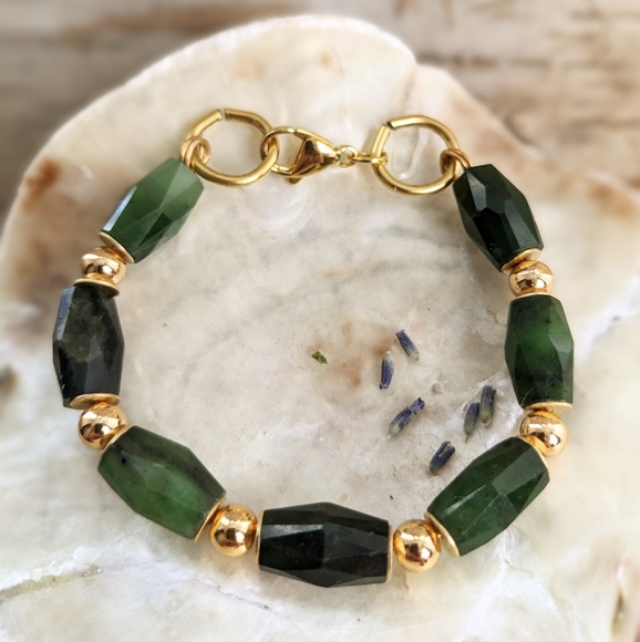 Genuine Green Jade In Gold Beaded Bracelet - Picture 4 of 5